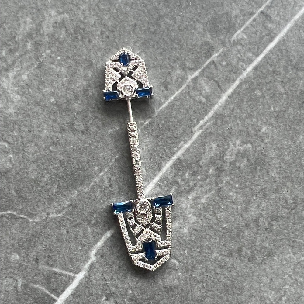 NWOT Single Art Deco Drop Earring